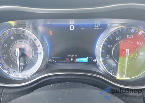 2016 Chrysler 300 Limited z USA, uszkodzony, nr VIN 2C3CCAAG5GH147494